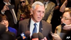 Indiana gubernatori Mayk Pens