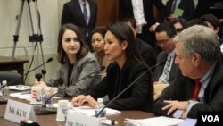 នាង​កឹម មនោវិទ្យា​ថ្លែងក្នុងសវនាការ​របស់គណៈកម្មការ​សភា​អាមេរិក​​សួរ​ដេញ​ដោល​ពី​ការ​ធ្លាក់​ចុះ​លទ្ធិ​ប្រជាធិបតេយ្យ​និង​សិទ្ធិ​មនុស្ស​កម្ពុជា