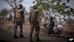 Les attaques dans le nord du Bénin sont attribuées par les autorités à des combattants jihadistes du groupe Etat islamique et d'Al-Qaïda venus des pays voisins.