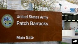 Главен влез за касарна на американската армија во Штутгарт, Германија, 28 ноември 2006 година, каде што се наоѓа седиштето на Европската команда на САД