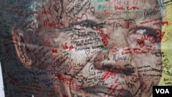 Janubiy Afrika marhum o'g'loniga motamda 