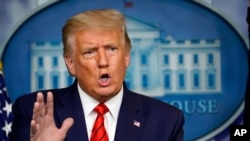 រូបឯកសារ៖ ប្រធានាធិបតីអាមេរិកលោក Donald Trump ថ្លែងអំឡុងពេលសន្និសីទសារព័ត៌មានមួយនៅសេតវិមាន កាលពីថ្ងៃទី៣១ ខែសីហា ឆ្នាំ២០២០។