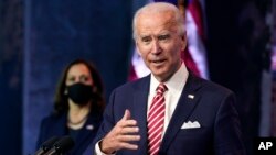 លោក ចូ បៃដិន (Joe Biden) ដែល​ត្រូវ​បាន​គេ​ព្យាករណ៍​ថា ​ឈ្នះ​ការ​បោះឆ្នោត​ប្រធានាធិបតី ថ្លែងអំពីស្ថានភាពសេដ្ឋកិច្ចនៅទីក្រុង Wilmington រដ្ឋ Delaware កាលពីថ្ងៃទី១៦ ខែវិច្ឆិកា ឆ្នាំ២០២០។