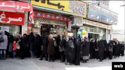 Toyuq əti almaq üçün növbə