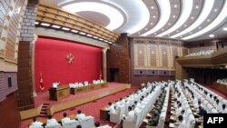 북한 김정은 국무위원장이 지난 8월19일 북한 평양 노동당 중앙위원회 본부청사에서 열린 제7기 제6차 당 전원 회의를 주재했다고 조선중앙통신이 보도했다. (자료사진)