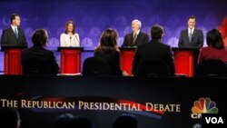 Kandidat Presiden dari Partai Republik Rick Santorum, Michele Bachmann, Newt Gingrich dan Mitt Romney dalam Debat Capres di Rochester, Michigan yang ditayangkan CNBC (9/11).