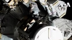 Ba astronautes ya basi babimi na espace mpo na kosala mosala