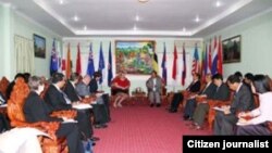 បណ្តាញ​ភ្ជាប់​អាស៊ាន​នឹង​មិន​អាច​លេច​ចេញ​ជា​ផ្លែផ្កា​​ទាំង​ស្រុង​ទេ ប្រសិន​បើ​អាស៊ាន​ពឹង​ផ្អែក​តែ​លើ​កិច្ច​ប្រឹង​ប្រែង​របស់​រដ្ឋាភិបាល ដោយ​គ្មាន​ការ​ចូល​រួម​ពី​ភាគី​ឯកជន ព្រោះ​អ្នក​វិនិយោគ​ឯកជន​ជា​មូលដ្ឋាន​ហិរញ្ញវត្ថុ​ដ៏​មាន​សក្តានុពល​សម្រាប់​ការ​វិនិយោគ​លើ​គម្រោង​​ធំៗទាំង​នោះ។