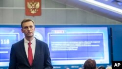 Pemimpin oposisi Rusia Alexei Navalny di kantor komisi Pusat Pemilihan Umum Rusia di Moskow, Rusia, 25 Desember 2017. (Foto: dok). 