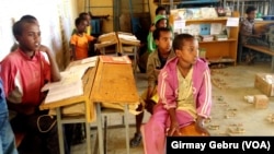 በኢትዮጵያ የተቀላጠፈ ትምህርት ለአፍሪካ (ALFA) የተሰኘ የትምህርት መርሃ ግብር ተማሪዎች ክፍል ውስጥ