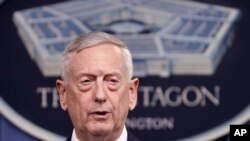 Menteri Pertahanan Amerika Jim Mattis di Pentagon (Foto: dok). 