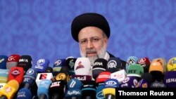 에브라힘 라이시 이란 대통령이 테헤란에서 기자회견하고 있다. (자료사진)