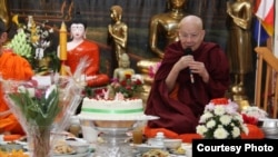 ព្រះតេជ​ព្រះគុណ​បណ្ឌិត​ ហុក សាវណ្ណ​ ព្រះ​​គ្រូ​ចៅ​អធិការ​វត្តខ្មែរ​នៅ​ប្រទេស​កាណាដា​ (រូបថត៖ Ven. Nuon Chan Than)