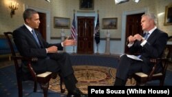 Presiden Amerika Barack Obama saat diwawancarai oleh Scott Pelley, pemandu acara "Evening News" di stasiun televisi CBS terkait situasi di Suriah di Gedung Putih, Selasa (9/9).