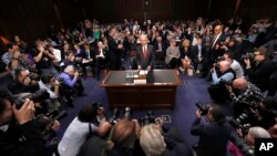 Senatdagi tinglov paytida