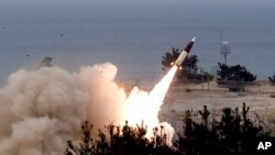 عکس آرشیف از لحظهٔ پرتاب میزایل ATACMS ساخت ایالا متحده 