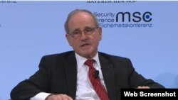 제임스 리시 상원의원이 18일 뮌헨안보회의에서 발언하고 있다. 