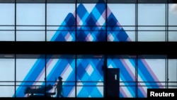 Seorang pasien di Rumah Sakit Mount Sinai, Kota New York, di tengah wabah virus corona, 1 April 2020. (Foto: Reuters) 