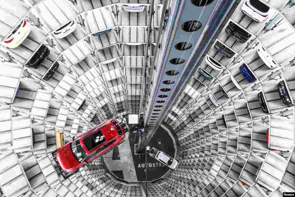 ایستگاه موترهای شرکت ولکس واگون در شهر ولفسبرگ آلمان