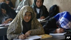 Afg'on ta'lim dargohlarida, Hirot viloyati