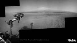 Mars Curiosity Ready for Its First Drive 