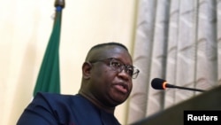 Le président de la Sierra Leone, Julius Maada Bio, lors d'un événement au cours duquel il a déclaré l'urgence nationale sur le viol et la violence sexuelle, à Freetown, en Sierra Leone, le 7 février 2019.