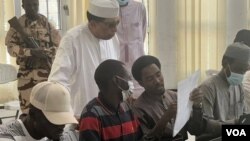 Ahmed Bartchiret, président de l'ANGE lors du dépouillement des procès-verbaux.