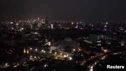 An aerial view of the great mosque of Istiqlal during a major power blackout in Jakarta, Indonesia, Aug. 4, 2019. (Antara Foto/Nova Wahyudi)