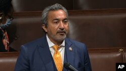 아미 베라 미국 민주당 하원의원.