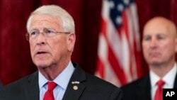 Senator Rodžer Viker (AP Photo/Stephanie Scarbrough)