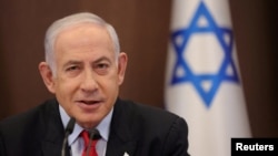 Perdana Menteri Israel Benjamin Netanyahu menghadiri rapat kabinet mingguan di kantor perdana menteri di Yerusalem, 27 September 2023. (Foto: via Reuters)