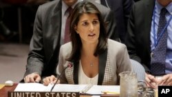 Duta Besar Amerika untuk PBB, Nikki Haley berbicara pada pertemuan DK PBB di New York, Senin (26/11). 