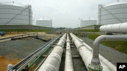 Pipa-pipa penyalur gas dari kilang lepas pantai ke empat tabung penampungan LNG milik Dominion Resources Inc. di di Cove Point, Maryland (Foto: dok).
