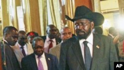 Le président du Sud-Soudan, Salva Kiir, arrivant à Addis Ababa, le 12 juin, 2011
