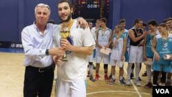 პაატა გურასპაული (მარცხნივ) ქართულ კალათბურთს 2021 წლამდე უხელმძღვანელებს