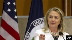 Menlu AS Hillary Clinton berpidato pada pembukaan acara tahunan “Forum Diaspora Global” yang kedua di Washington, Rabu (25/7). 