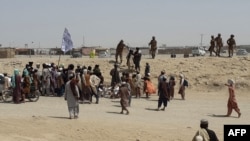 طالبان کے جنگجوؤں نے بدھ کو پاکستان کی چمن سرحد سے متصل اسپن بولدک کے علاقے کا کنٹرول حاصل کرتے ہوئے وہاں اپنا جھنڈا لہرا دیا تھا۔