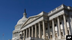 Untuk memecat Presiden Donald Trump dari jabatannya, dua pertiga anggota Senat AS, atau 67 dari 100, harus memutuskan Trump terbukti bersalah lakukan pelanggaran sesuai dengan satu atau lebih tuduhan dalam pasal-pasal pemakzulan. (Foto: ilustrasi).