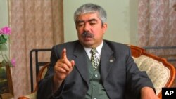 آقای دوستم اخیراً چندین بار عملیات نظامی علیه طالبان را در شمال رهبری کرده است