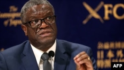 Dr. Denis Mukwege, Prix Nobel mpe Sakorov, na bokutani na bapanzi sango na Tokyo, Japon, 3 novembre 2019.