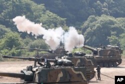 지난 2020년 7월 한국 육군 K-9 자주포 부대가 파주에서 사격훈련을 하고 있다.