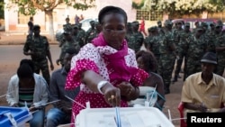 Eleitora guineense, Abril de 2014