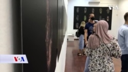 Izložba fotografija cipela iz masovnih grobnica