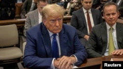 ყოფილი პრეზიდენტი დონალდ ტრამპი ესწრება სასამართლო პროცესს, რომელიც განიხილავს "ორგანიზაცია ტრამპის" საქმეს. ნიუ-იორკი, აშშ. 25 ოქტომბერი, 2023 წ.