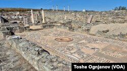 Стоби е со површина од 27 хектари. До сега, како што вели директорот Спасе Перовски, истражени се и откриени само околу 18 отсто од просторот.