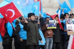 Türkiyədə yaşayan uyğurlar Qulca Qətliamının ildönümündə mitinq keçirirlər. (Ankara - 5 fevral 2020)