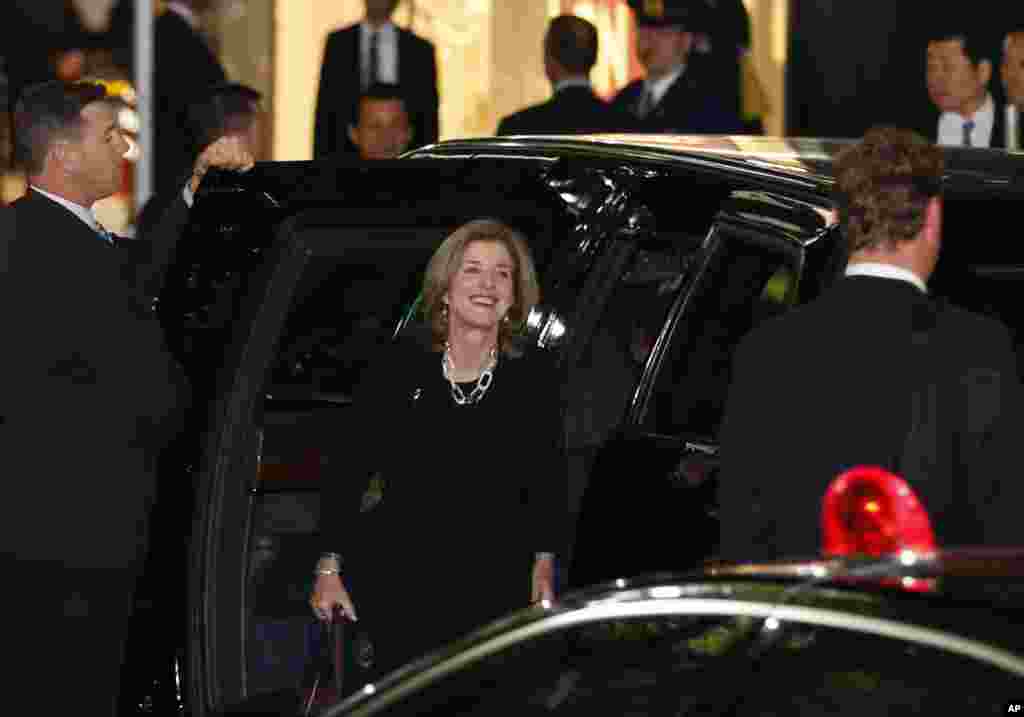 AQShning Yaponiyadagi elchisi Kerolin Kennedi, 24-Aprel, 2014