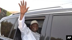 Le président gambien Adama Barrow à Banjul, en Gambie, le 6 avril 2017.