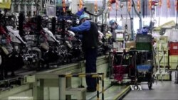 Debate Ignites Over Government Benefits, Training for Displaced Workers