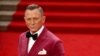 L'acteur Daniel Craig pose alors qu'il arrive à la première mondiale du nouveau film de James Bond "No Time To Die" au Royal Albert Hall de Londres, Grande-Bretagne, le 28 septembre 2021.